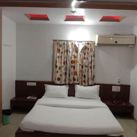 Hotel Rajdhani Hālol Εξωτερικό φωτογραφία