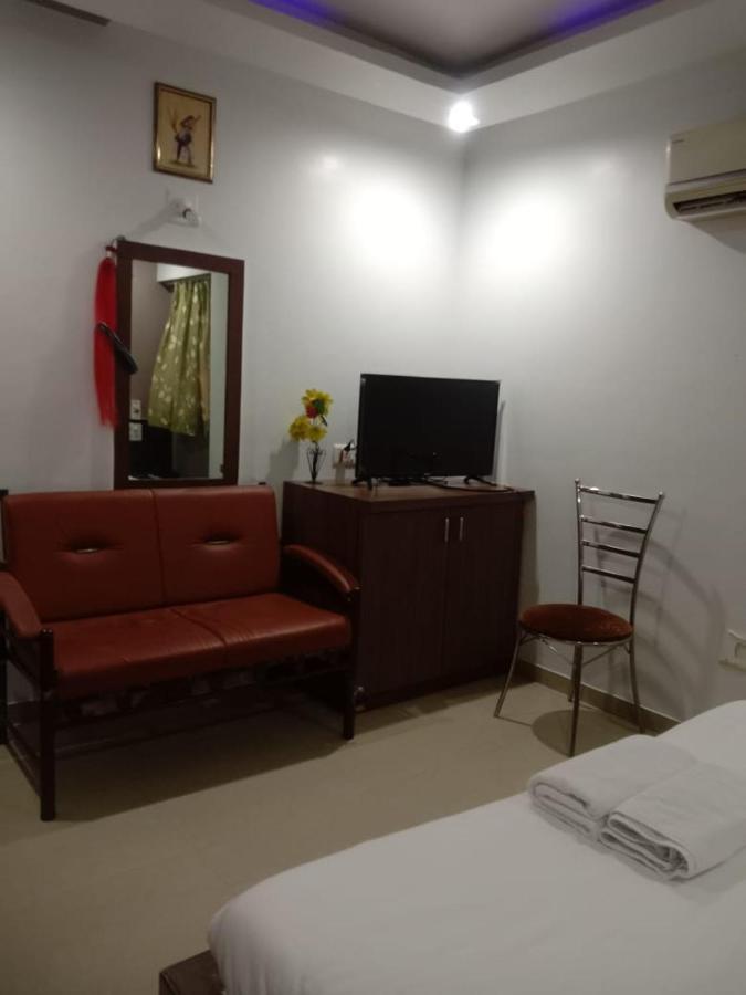 Hotel Rajdhani Hālol Εξωτερικό φωτογραφία